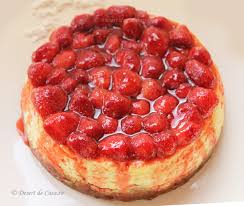 Crema de branza/ eu am folosit branza de vaci, 2 oua intregi + 2 galbenusuri, coaja de la o portocale si o lamaie, sucul de la o portocala si o lamaie, 175 gr. Cheesecake Cu Capsuni Desert De Casa Maria Popa