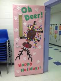 How many reindeer does santa have? Impressive Holiday Door Decorations 30 Unusual Ideas Craftionary