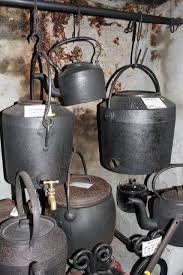 Old Cooking Pots And Camp Ovens For Use Over Open Fire Pahiatua Museum Antique Cast Iron Cast Iron Pot Cast Iron Care