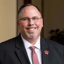 EducationUSA University fair! And great time meeting Rachel Cato from  Western Kentucky! WKU Alumni Western Kentucky University Hilltoppers for  life! Colégio Etapa