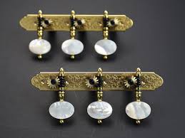 Scopri ricette, idee per la casa, consigli di stile e altre idee da provare. Buttons Rodgers Tuning Machines