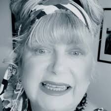 Preso na trama golpista, general Heleno informa ao Exército que tem  Alzheimer desde 2018. Militar foi preso na terça-feira no Comando Militar  do Planalto para começar a cumprir pena de 21 anos