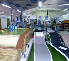 Magasin De Construction Piscine A Castres De La Piscine Au Jardin