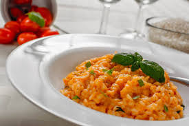 Risotto con pomodoro e basilico # facile # celiachia # gluten free # estivo. Risotto Al Pomodoro Con Basilico Ed Asiago La Ricetta Semplice E Saporita