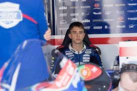 L'accident a eu lieu à la fin des qualifications du grand prix d'italie en catégorie moto3. Fi8zwyk 8fi2gm