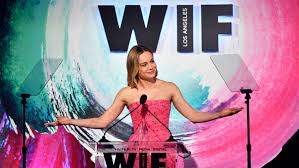 Für ihre brillante und ergreifende darstellung wurde larson mit einem oscar als beste schauspielerin ausgezeichnet. Brie Larson On Film Festival Credentials To Underrepresented Critics The Hollywood Reporter