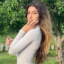 sherin amara sherinsbeauty instagram photos and videos photography poses women beauty long hair styles