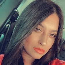 Haley Noll (@HaleyGabeJoJo)