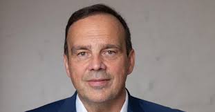 From magenta to red: ex-DT boss Rickmann named Vodafone B2B chief