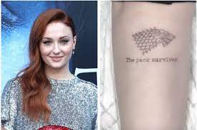 October 26, 1986) is an english actress, best known for her role as daenerys targaryen in the hbo series. Emilia Clarke Got The Cutest Game Of Thrones Tribute Tattoo And It S Kinda Emotional