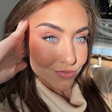 Baylee Carr (@baylee_carr)