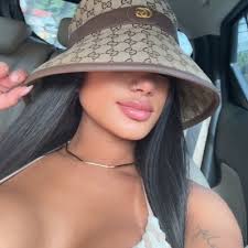 Jade Santos (@_Jadesantos2)