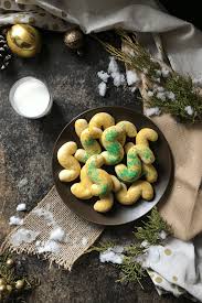 This post includes a video depicting how these lemon cookies are shaped so that they retain their light and airy texture. Italian Christmas Cookies 13 Of The Best Recipes She Loves Biscotti
