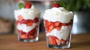 Fraises A La Creme Chantilly 3 Astuces Pour Reussir Sa Chantilly Youtube