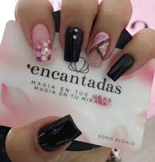 Se trata de una técnica nueva que hace que las uñas estén perfectas durante 20 días, ya que el esmalte es más duradero y no se quiebra ni salta la pintura. Unas Acrilicas Manicura De Unas Unas De Gel Elegantes Unas De Maquillaje