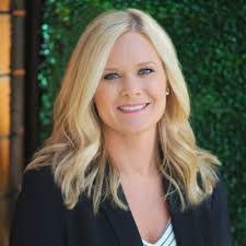 Lisa Luster's Instagram, Twitter & Facebook