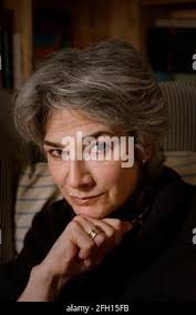 ANNA RAYBURN IN HER BATTERSEA HOME. 7/2/05 PILSTON Stock Photo