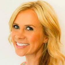 Holly Roddy's Instagram, Twitter & Facebook