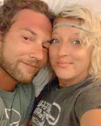 Lindsey Hedrick's Instagram, Twitter & Facebook