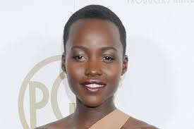 Gaya rambut botak bagian garis rambut kesalahan menyisir rambut bisa menyebabkan garis rambut semakin surut dan menipis. Berani Tampil Beda 7 Artis Ini Pilih Gaya Rambut Botak