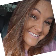 Lacey Pratt's Instagram, Twitter & Facebook