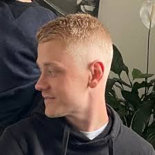 Adam Bergquist (@adambrgqst)