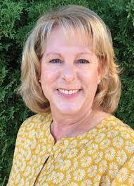 Leeann Smelley's Instagram, Twitter & Facebook