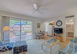 View carlton arms offers studio to 3 bedroom apartments ranging in size from 450 to 1270 sq.ft. Floor Plans Carlton Arms Of St Petersburg