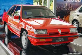 Sebagai sedan keluarga, eksterior proton saga 2019 dirancang dengan dimensi compact. Ismail Jaafar Pemberi Nama Kereta Nasional Pertama Sebagai Proton Saga Dilapor Telah Meninggal Dunia Paultan Org