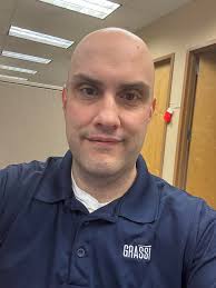 Eastern Kentucky University graduate shares achievement