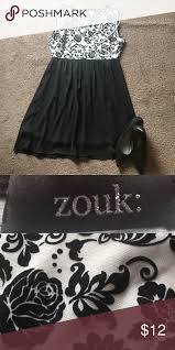 Black And White Boutique Design Boutique Dress With Velvet Floral Design This Black And White Boutique Style Dress In Absolutely Stunni Boutique Style Dresses Clothes Design Fashion Boutique