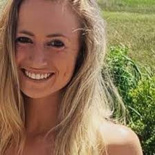 Kelly Burchett's Instagram, Twitter & Facebook