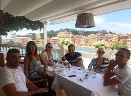 Anni, altezza, peso, lavoro dopo l'ultima e definitiva fine della storia con stefano de martino, nella vita di belén rodríguez è entrato antonino spinalbese. Belen Rodriguez Andrea Iannone E Il Suo Nuovo Fidanzato Ultime News