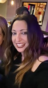 Hi all, my name is Kasia, nice to be a part of this group, I wanted to  introduce myself and wish you all a happy day 🎶💆❤️🌅💪🌳