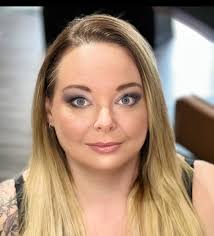 Amber Leftwich's Instagram, Twitter & Facebook