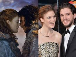 While game of thrones viewers have yet to see anything other than the first few moments of jon snow's return, there is already major speculation over how the character. Kit Harington Rose Leslie Engaged Photos Relationship Of Game Of Thrones Couple Business Insider