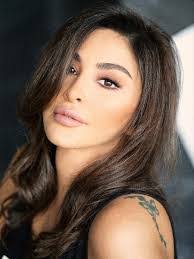 Nadia Silver's Instagram, Twitter & Facebook