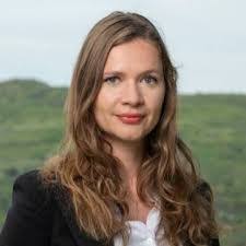 Helen Winter's Instagram, Twitter & Facebook