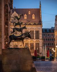 A Popular Bremen Landmark The Stadtmusikanten Statue Is Based On A Popular Fairytale By The Brothers Grimm Written 200 Years Ago Ab Cool Cafe Germany Bremen