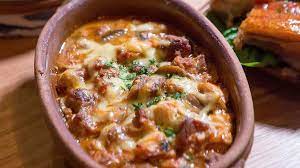 Widely considered macedonia's national dish, tavche gravche is the country's answer to baked beans, and let me tell you, it's a lot tastier than the usual canned business. Le Lee Is The Place To Go For Macedonian Food In Melbourne Sbs Food