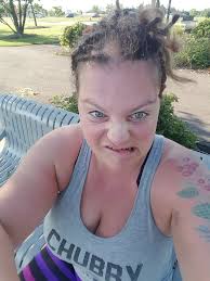 Melissa Penney (@BettyLarude222)