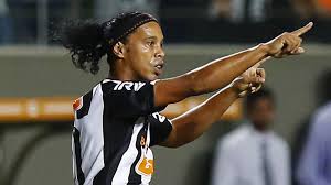 Sep 28, 2013 · de braziliaanse voetballer ronaldinho ligt in de lappenmand. Ronaldinho To Reveal Next Port Of Call After Leaving Atletico Mineiro Eurosport