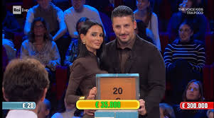 Ma quanto era bella e che tipino Elisa, la fidanzata di Ivan, che ha giocato ieri ad Affari Tuoi! #affarituoi