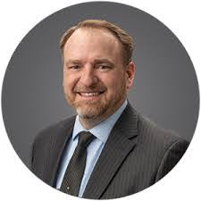 Julie Hollingshead's Instagram, Twitter & Facebook