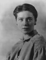 I love reading about how people write about lesbians. (Love being a bit  tounge in cheek). Here is an example regarding my Queer Woman of the Day  Eva Le Gallienne “There are