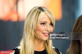 Tara Bell's Instagram, Twitter & Facebook