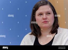 Dr ann hi-res stock photography and images