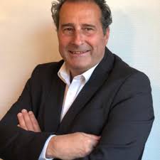 We zijn er klaar voor!! Samen met Bert ter Stege, mijn vrouw Fiona Gisius  in de POP UP van KÖHL Met elkaar voor elkaar.