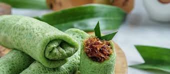 Kita buat kue dadar gulung yang sehat tanpa pewarna.berikut bahan2 yang diperlukan untuk pembuatan dadar gulung:bahan isi (unti):1 kelapa parut. Kue Dadar Gulung Isi Kelapa Rp 10 000 5 Pcs