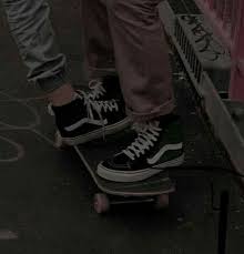 нас не догонят нас не догонят нас не догонят Pin Ot Polzovatelya Xounholy Na Doske Nas Ne Dogonyat Skejtbord Skejtbording Fotografii Teni